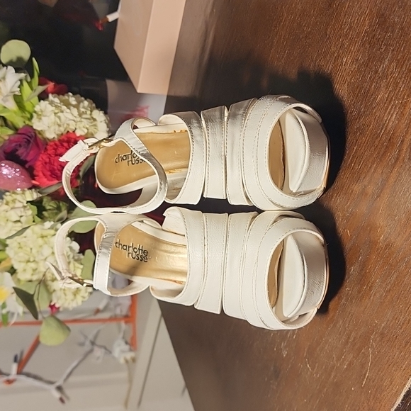 Charlotte Russe "gaze" heels - Picture 2 of 4